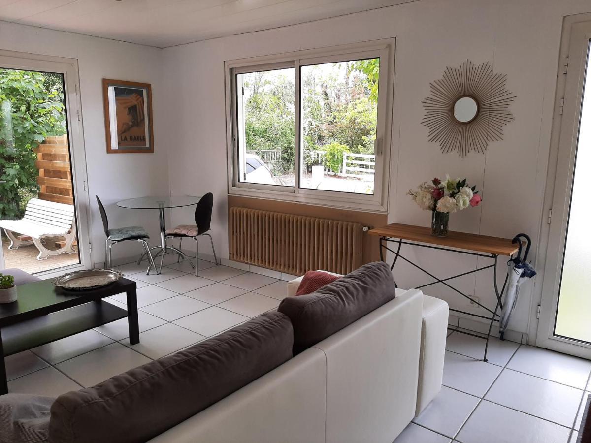 Apartment Centre *